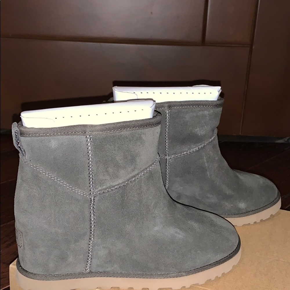 UGG BOOTIES